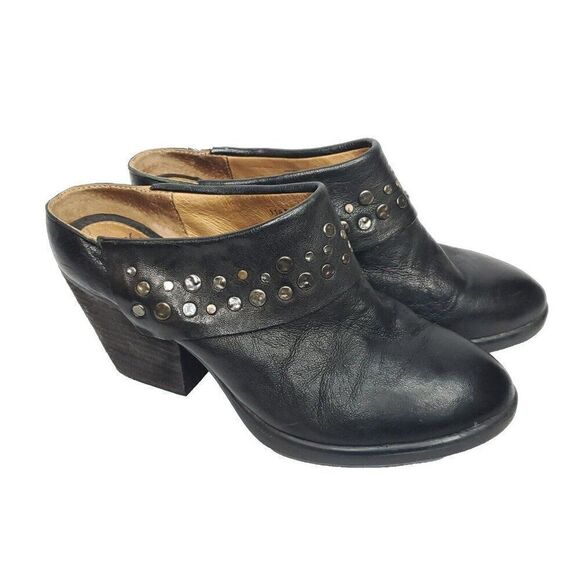 Sofft Leather Heeled Mules Clogs 7.5 Black Shoes Studded Rivets Boho Western - Picture 1 of 9